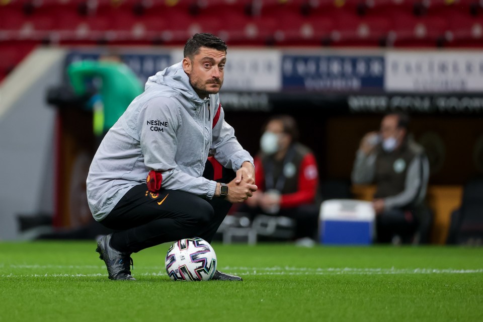 You are currently viewing Ex-Liverpool star emerges as leading contender for EFL job