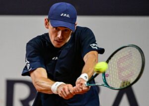 Read more about the article Tennis star confronts fan mid-match with umpire forced to step in