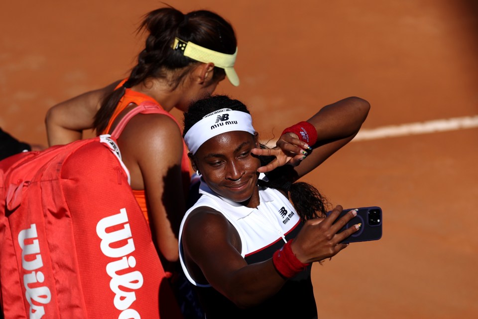 You are currently viewing Coco Gauff awkwardly takes selfie in front of Emma Raducanu after thrashing Brit inside 90 minutes