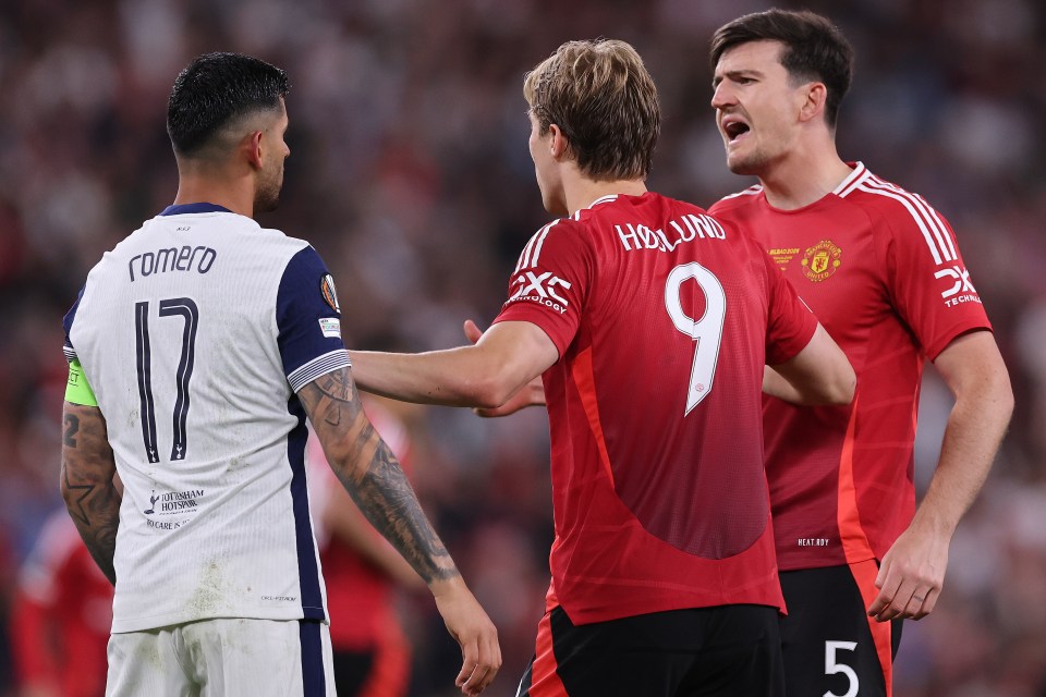 You are currently viewing Harry Maguire and Cristian Romero involved in post-match scrap after Tottenham beat Manchester United