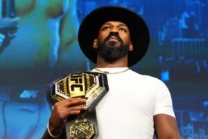 Read more about the article Daniel Cormier reveals why Jon Jones is ‘worried’ about defending UFC heavyweight title against Tom Aspinall