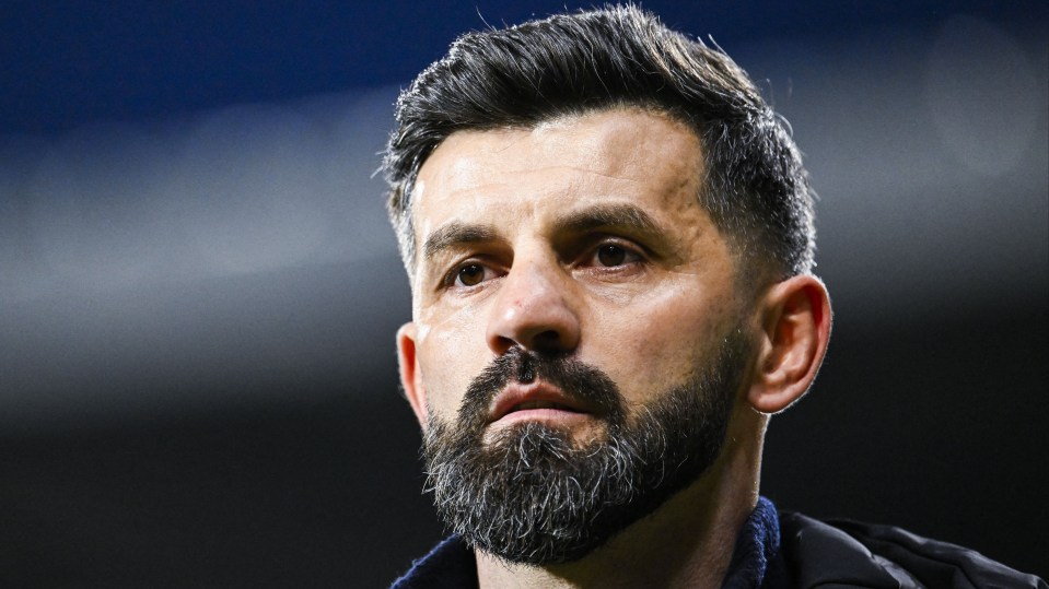 You are currently viewing ‘We are frustrated’ – EFL club issue frosty statement with manager set to join Schalke