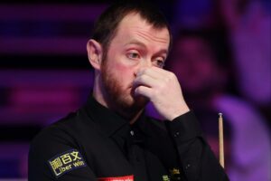 Read more about the article Snooker star stood over rival to hurry him up in bizarre semi-final scenes