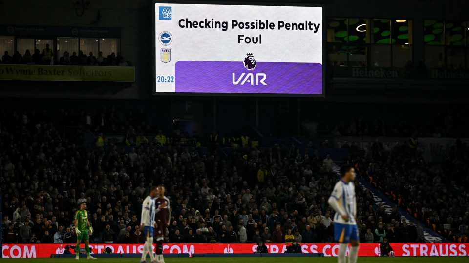 You are currently viewing I worked for the PGMOL and we trialed a manager on VAR, it went horribly wrong