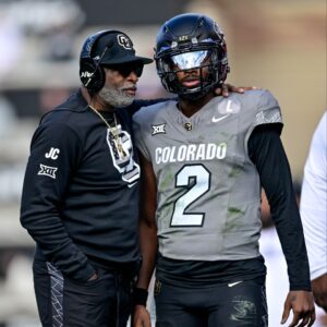 Read more about the article Aaron Rodgers ‘going to sign’ with Pittsburgh Steelers after Shedeur Sanders draft slide explanation offered