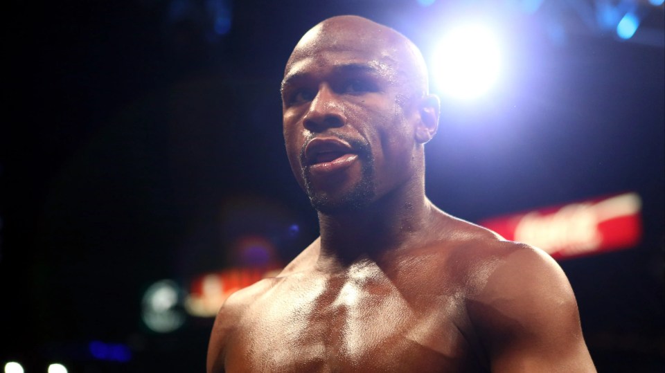 You are currently viewing Floyd Mayweather spent $750k to buy out contract and become highest-paid boxer ever with staggering net worth