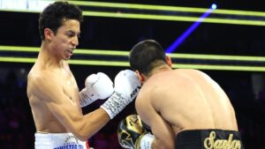 Read more about the article 6ft-tall featherweight champion stuns fans as he batters rival on Naoya Inoue card: ‘A monster’