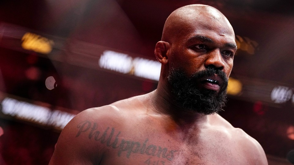 You are currently viewing Jon Jones reveals whether he is really retired as Tom Aspinall lies in wait