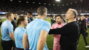 Read more about the article Lionel Messi restrained by coach as frustrations boil over after another Inter Miami slip-up