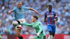 Read more about the article VAR explain why Dean Henderson was not punished for blatant handball in FA Cup final