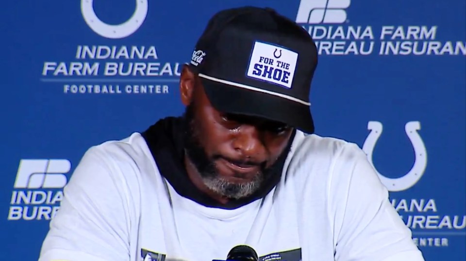 You are currently viewing NFL legend Reggie Wayne brought to tears reflecting on the death of beloved Colts owner