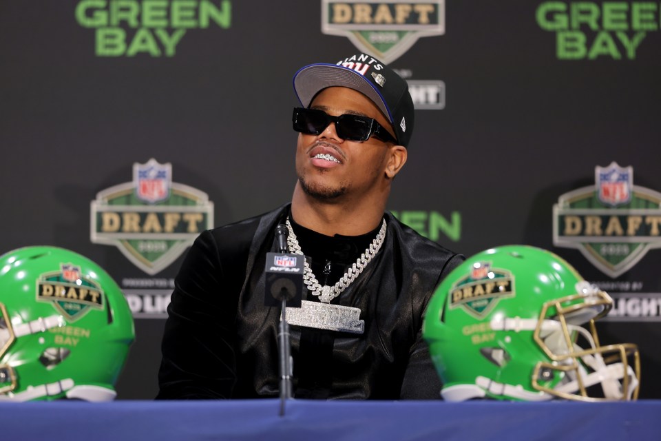 You are currently viewing ‘Was he serious?’ – Hall of Famer accuses Abdul Carter of disrespecting Giants legend as brutal decisions made