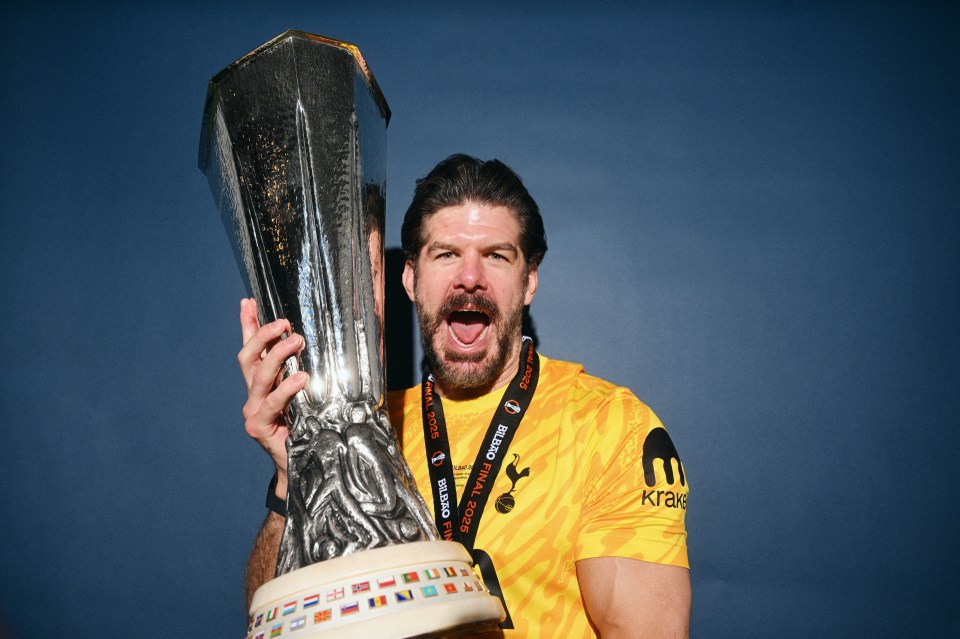 You are currently viewing Tottenham release three stars just 10 days after Europa League glory as transfer is confirmed