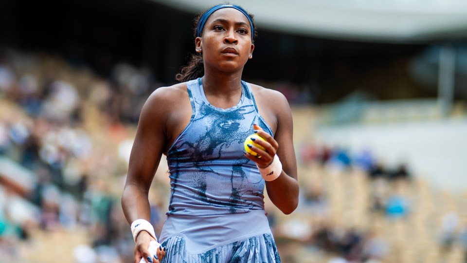 You are currently viewing Coco Gauff cheekily blames coach for awkward racket blunder before making US tennis history at French Open