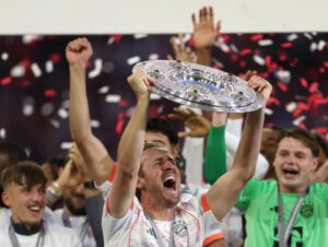 Read more about the article Harry Kane sends trophy message to Tottenham moments after lifting Bundesliga title