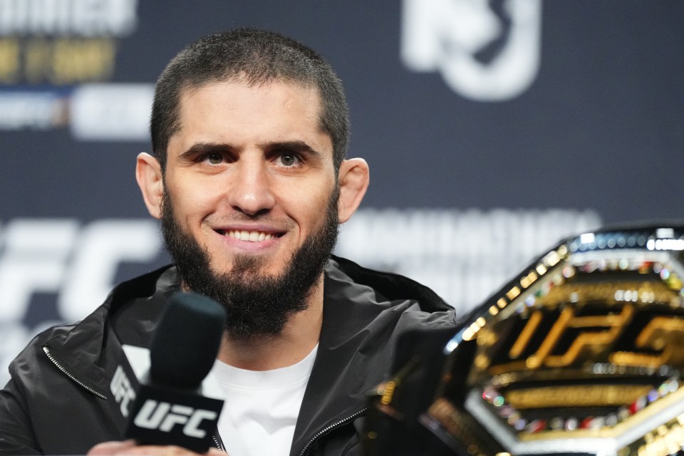 Read more about the article Islam Makhachev sends immediate call-out to new UFC champion in bad news for Ilia Topuria