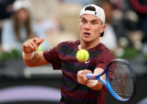 Read more about the article Jack Draper vs Joao Fonseca LIVE: UK start time, head-to-head record and how to watch French Open third round tie