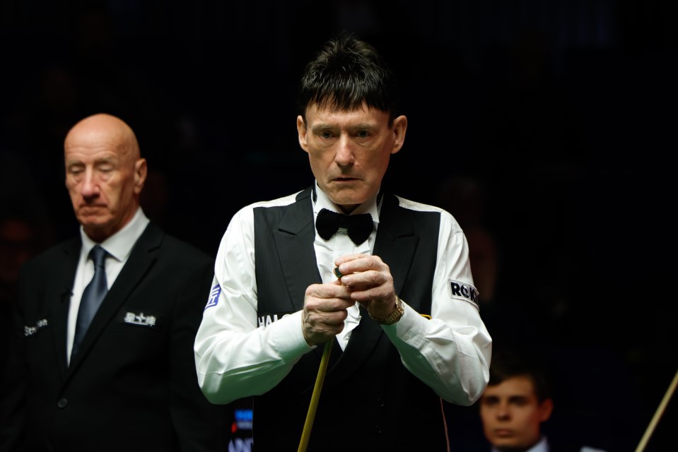 Read more about the article ‘What a terrible shame’ – Jimmy White forced to apologise over petulant act that shocked fans