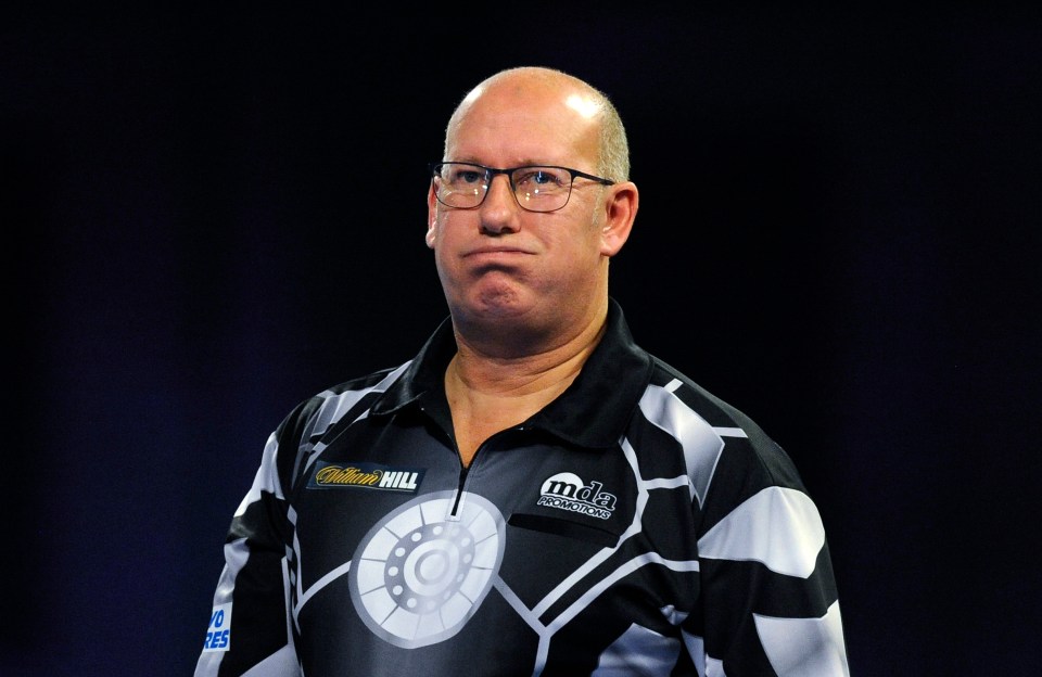 You are currently viewing Darts stars were forced off stage after match was suspended for bizarre reason