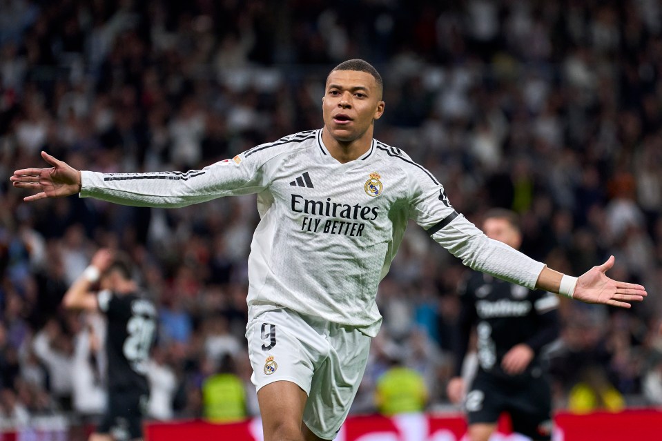 You are currently viewing Mohamed Salah misses out on prestigious award as Kylian Mbappe creates history