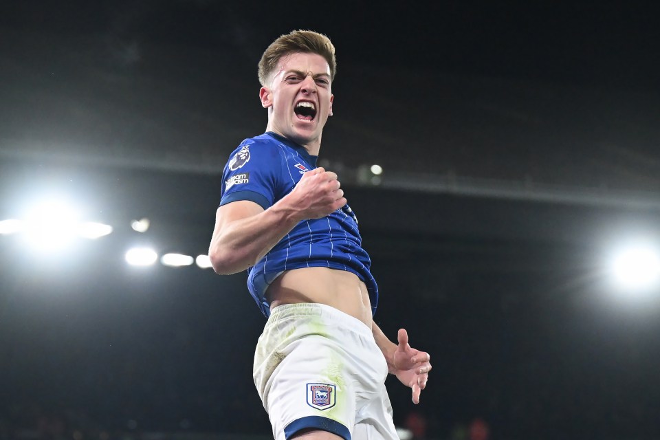 You are currently viewing ‘Double Hojlund’ – Manchester United told they can’t rely on Liam Delap to lead the line