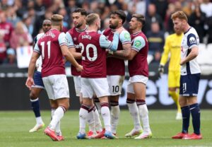 Read more about the article Lucas Paqueta brought to tears over yellow card as West Ham stars forced to intervene