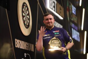 Read more about the article Luke Littler creates two pieces of Premier League history as he breaks own record en route to fifth nightly win
