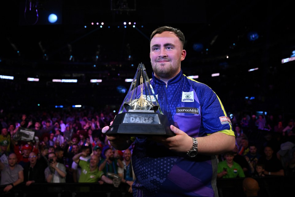 You are currently viewing Premier League Darts final prize money: Reward for winning in London as Luke Littler aims to defend title