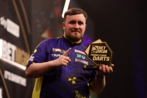 Read more about the article ‘Still a child’ – Luke Littler’s bizarre request for referee left Wayne Mardle bemused