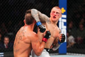 Read more about the article Former UFC champion praises Welsh fighter Mason Jones as he spoils opponent’s homecoming in bloody win