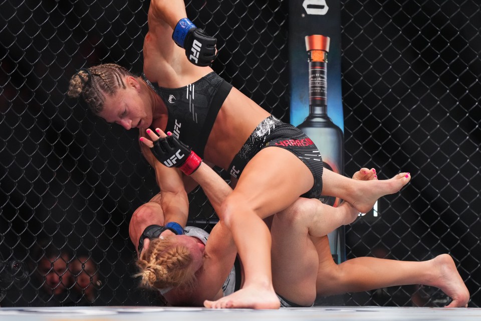 You are currently viewing Kayla Harrison sends brutal Ronda Rousey dig ahead of UFC 316 title fight: ‘She doesn’t hold a candle to my career’