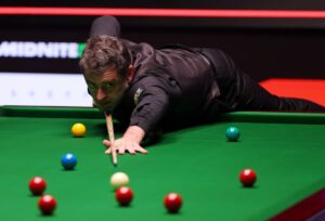 Read more about the article Ronnie O’Sullivan falls victim to 19-year first in Crucible shocker as overnight decision backfires