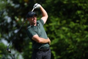 Read more about the article ‘Absolute pig’s ear’ – Commentator scolds Rory McIlroy and Scottie Scheffler after PGA Championship horror hole
