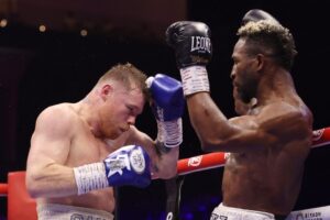 Read more about the article Jake Paul sends one-word message to Canelo Alvarez after ‘boring’ William Scull fight