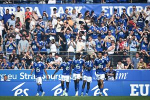 Read more about the article Former EFL manager clinches victory over Paris Saint-Germain ahead of crucial Arsenal decider