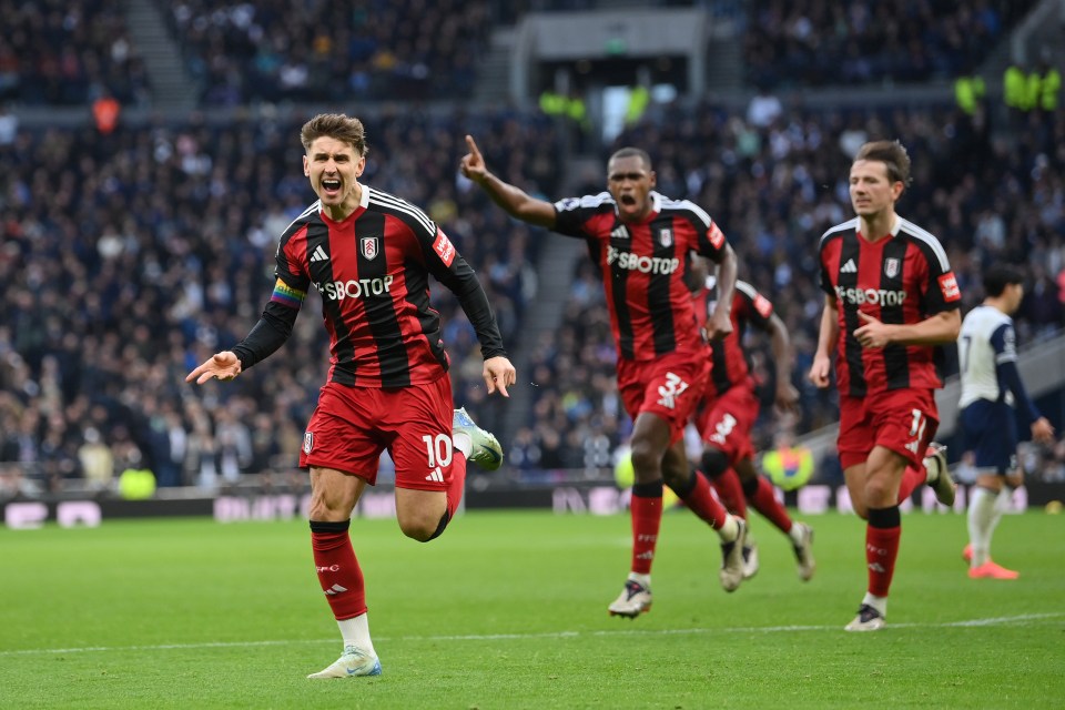 You are currently viewing Fulham legend to leave on free transfer this summer with Wrexham interested