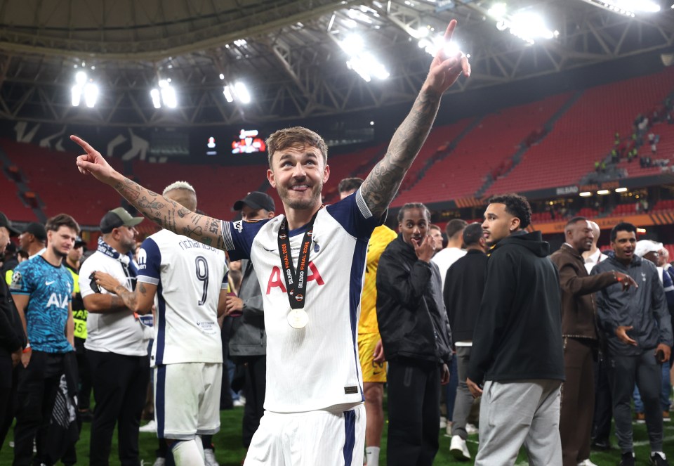 You are currently viewing ‘Eat some humble pie’ – James Maddison has cheeky message for Simon Jordan after relegation jibe