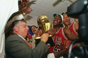 Read more about the article Knicks legend propelled New York to huge playoff win over MJ’s dynasty Bulls with iconic ‘Jordan-like’ dunk