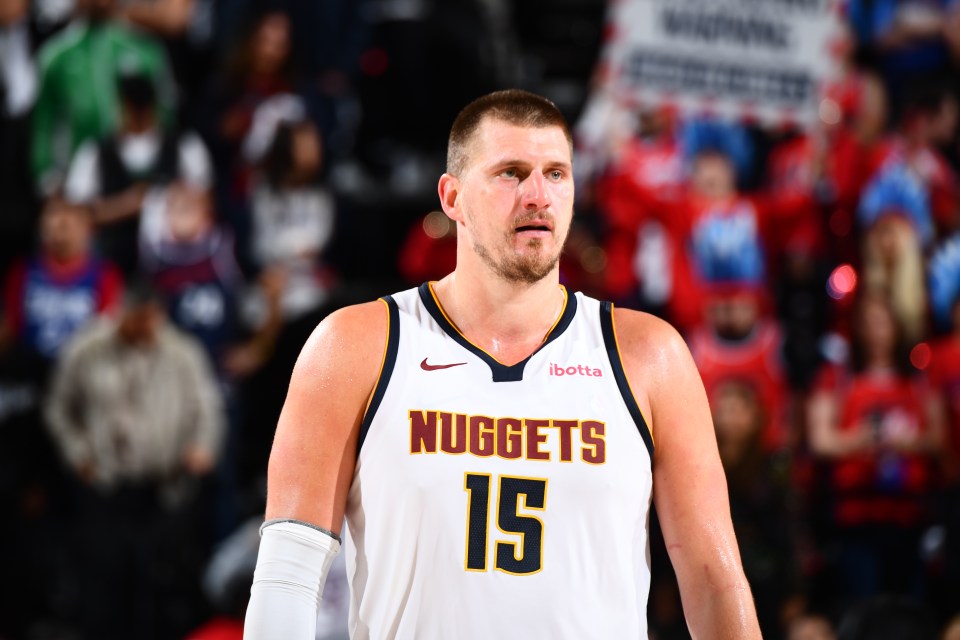 You are currently viewing ‘Photoshopped’ – Nikola Jokic unrecognizable in throwback snaps as fans refuse to believe it’s Nuggets star