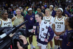 Read more about the article Caitlin Clark smashes WNBA record in emphatic response after Angel Reese’s mom aimed jibe at her fanbase