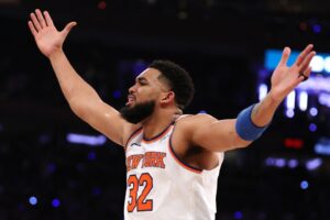 Read more about the article ‘I gotta criticize you’ – Charles Barkley scolds Karl-Anthony Towns before revealing bizarre fetish