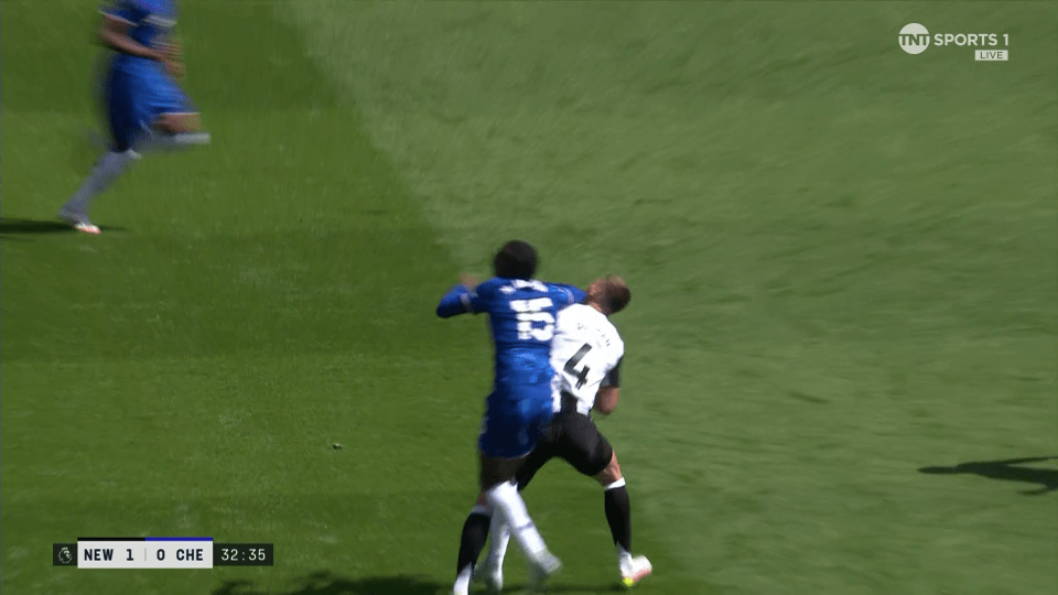 You are currently viewing ‘Let his team down’ – Enzo Maresca’s reaction to Nicolas Jackson’s red card speaks volumes