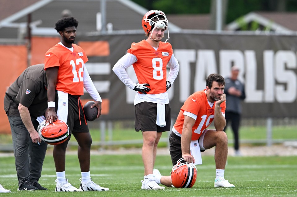 Read more about the article ‘Definitely not’ – Shedeur Sanders and Joe Flacco in awkward exchange as stunning trade buzz heats up for Browns rookie