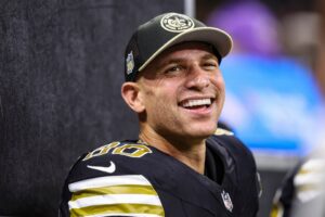 Read more about the article I’m iconic $82m NFL tight end turned adrenaline junkie who’s about to row 1,000km across Arctic Ocean
