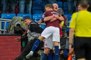 Read more about the article Erling Haaland and Martin Odegaard team up for Arsenal icon’s ‘cold’ celebration as Italy World Cup hopes rocked