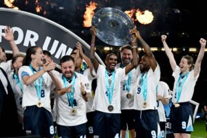 Read more about the article Who are in the Soccer Aid 2025 teams? Wayne Rooney joined by Tyson Fury as Manchester United legends return to Old Trafford