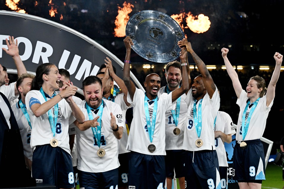 You are currently viewing Who are in the Soccer Aid 2025 teams? Wayne Rooney joined by Tyson Fury as Manchester United legends return to Old Trafford