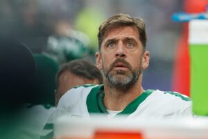 Read more about the article T.J. Watt ‘perturbed’ by Steelers’ Aaron Rodgers pursuit claims insider as $40m contract extension stalls