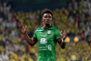 Read more about the article Demarai Gray eyes return to England as Championship club make approach for Saudi star