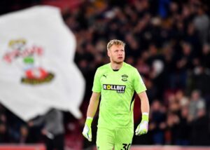 Read more about the article Aaron Ramsdale in talks over immediate Premier League return
